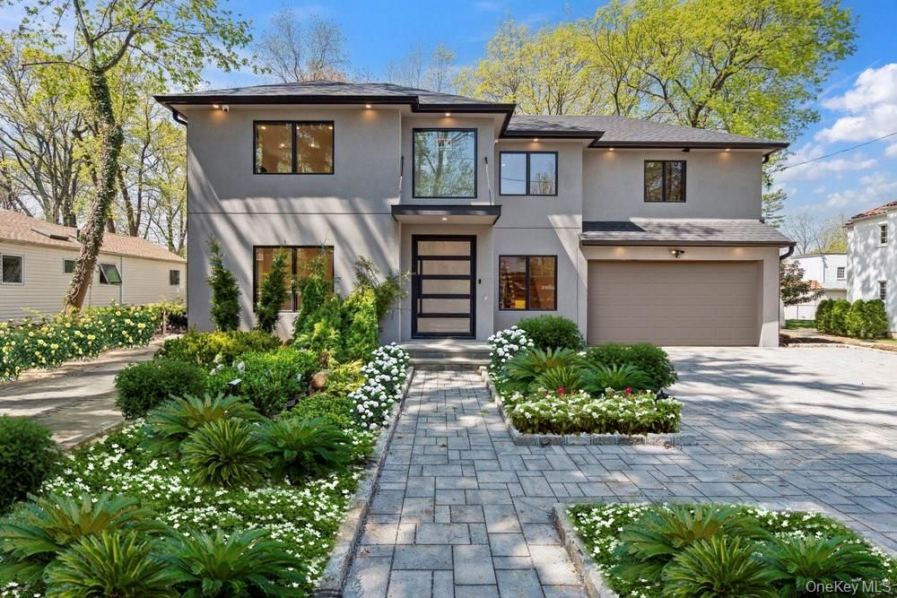 Attached, Exterior, Facade, Modern