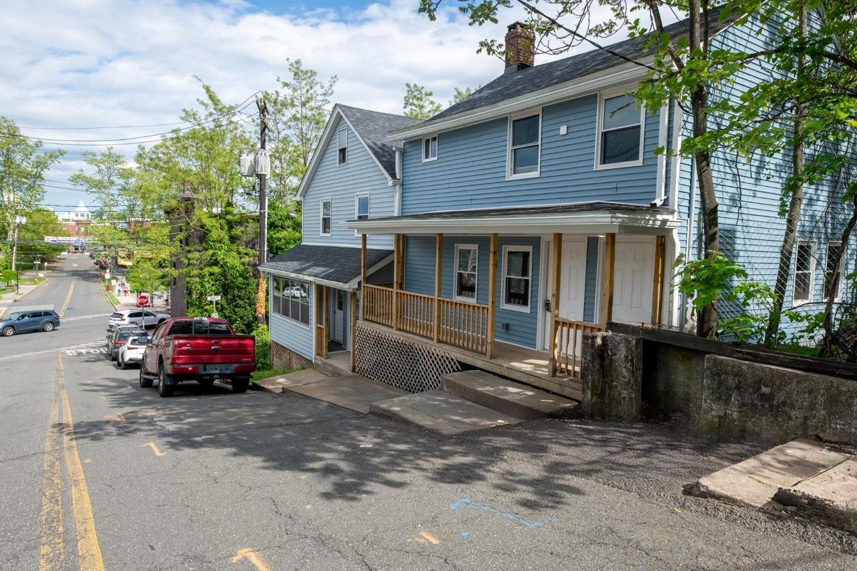 Exterior, Facade, Queen Anne Victorian