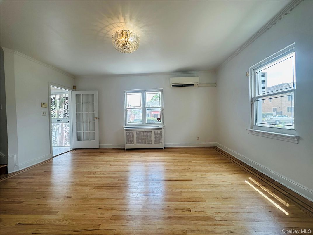 Chandelier, Empty room, Interior, Wood Texture Flooring