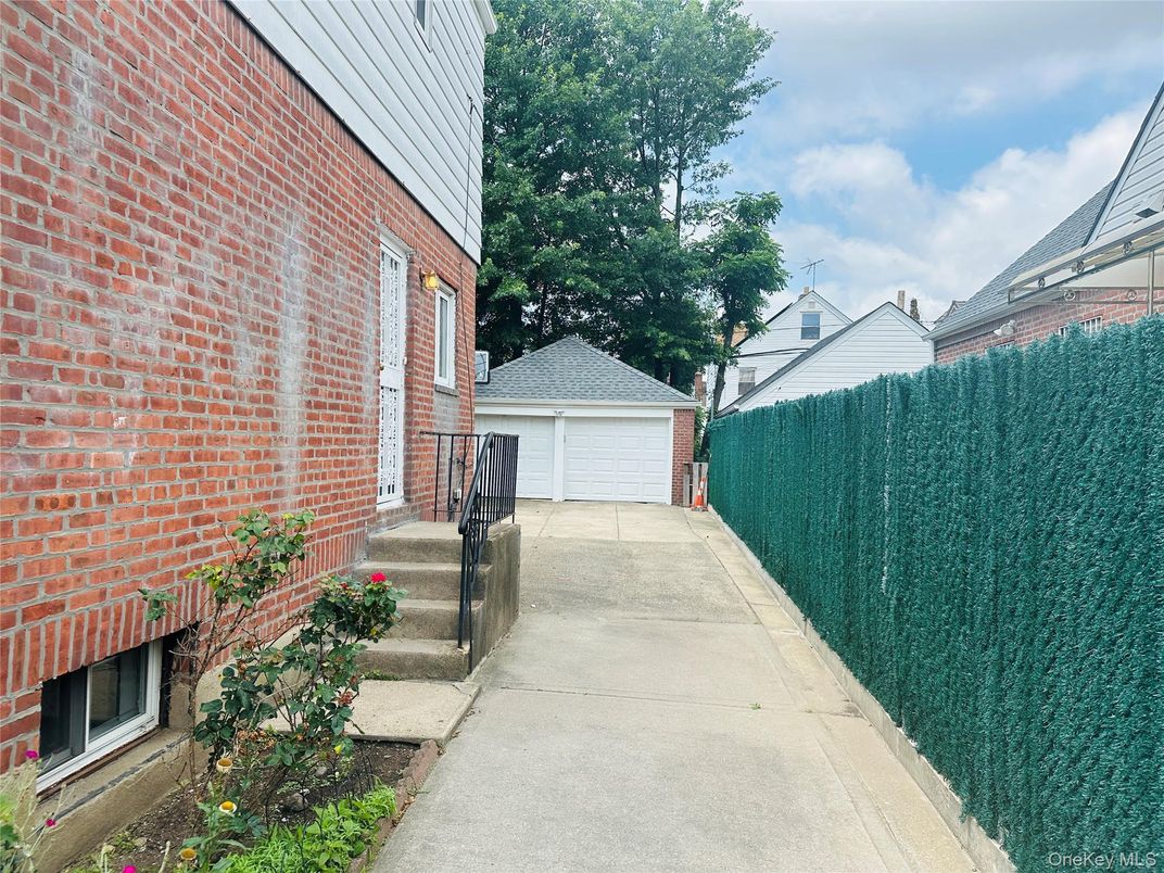 Detached Garage, Exterior