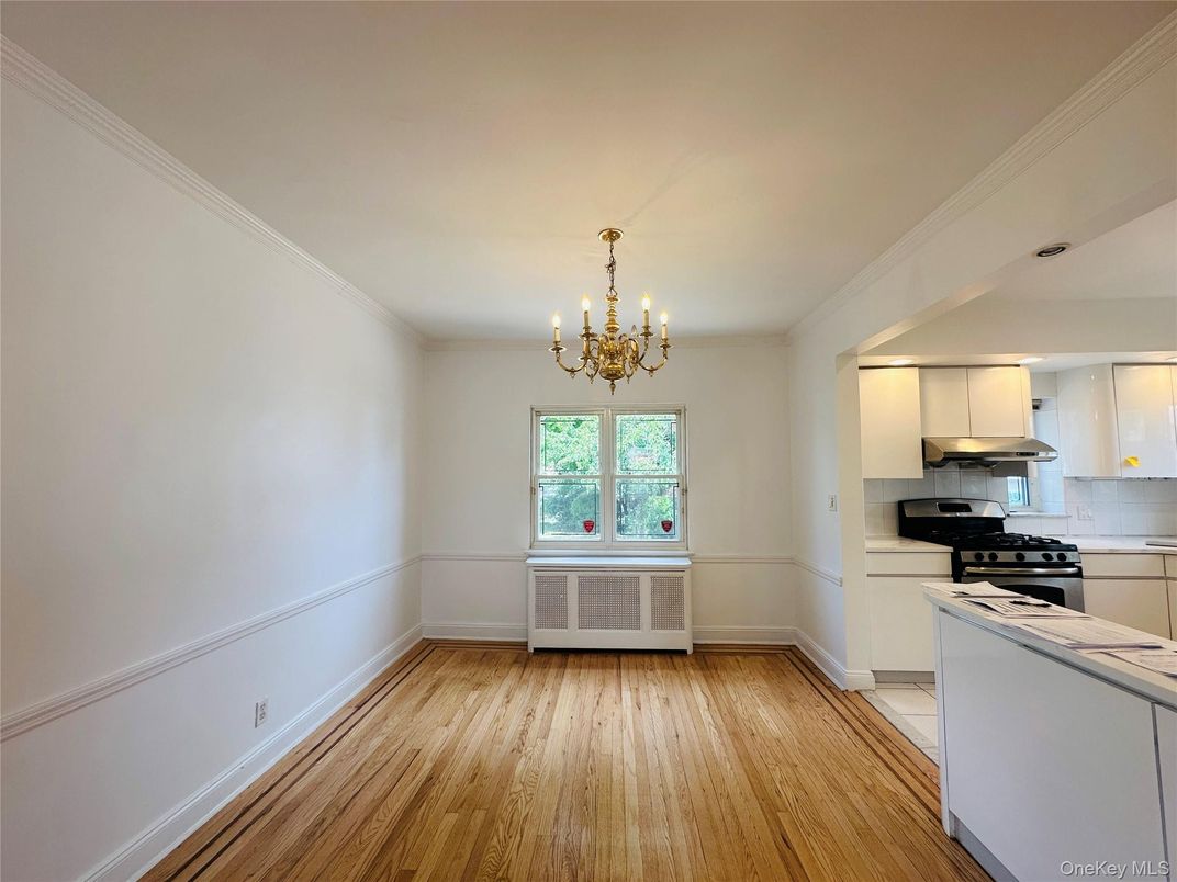 Chandelier, Interior, Kitchen, Wood Texture Flooring