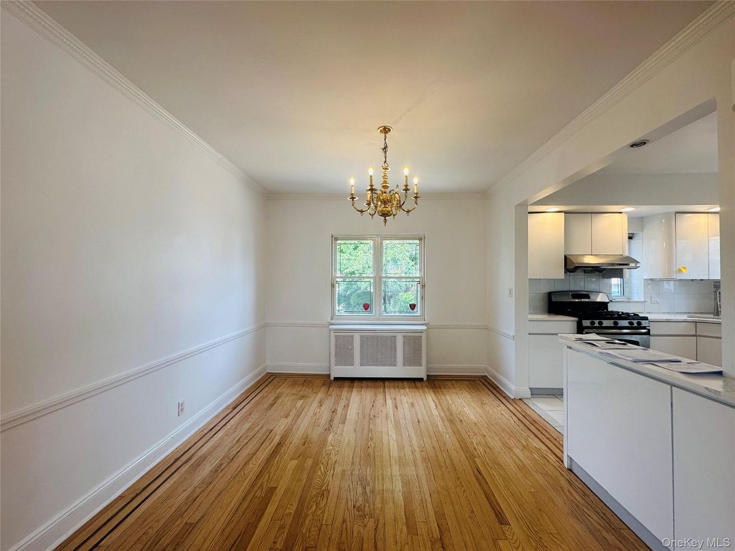 Chandelier, Interior, Kitchen, Wood Texture Flooring