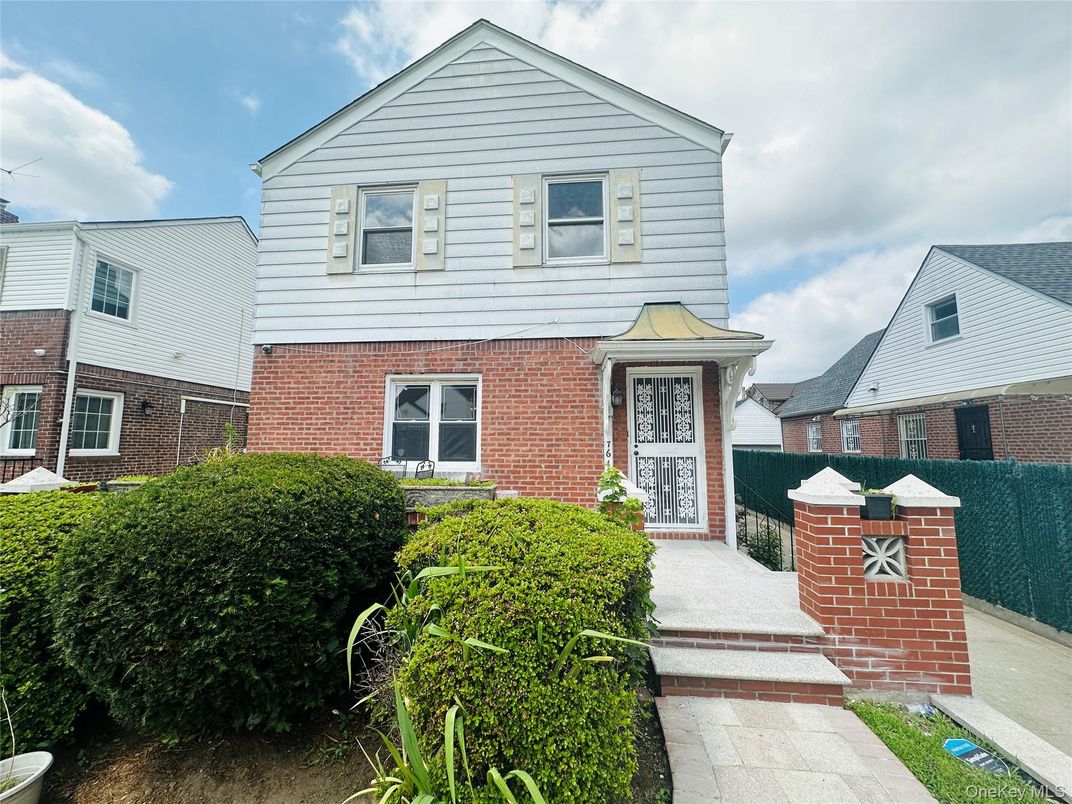 Exterior, Facade, Brick Facade, Queen Anne Victorian