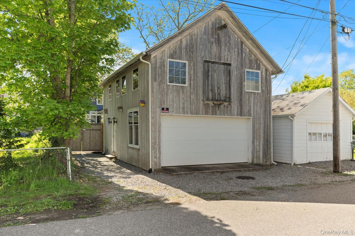 Detached Garage, Exterior