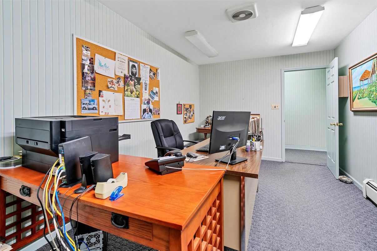 Home Office, Interior