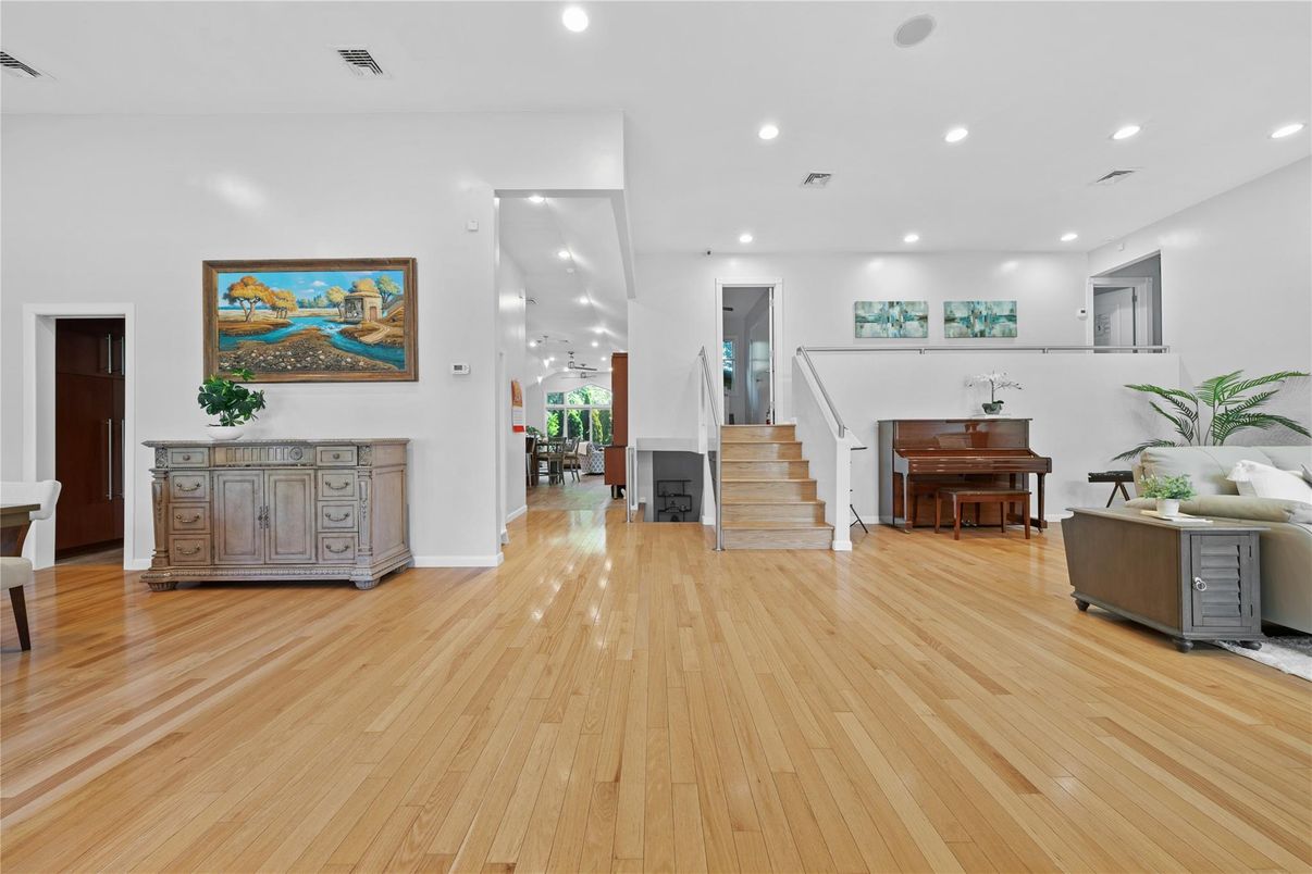 Interior, Piano, Recessed Lighting, Wood Texture Flooring