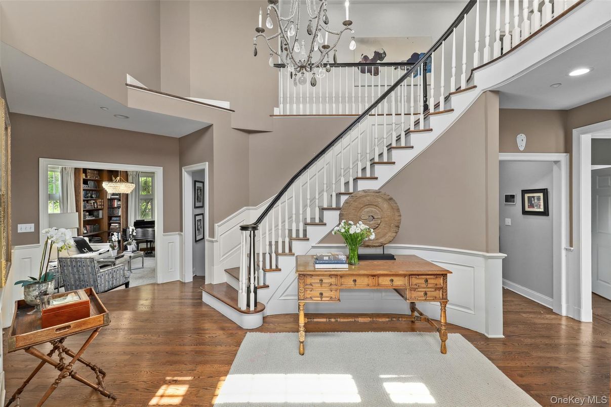 Chandelier, Interior, Recessed Lighting, Wood Texture Flooring