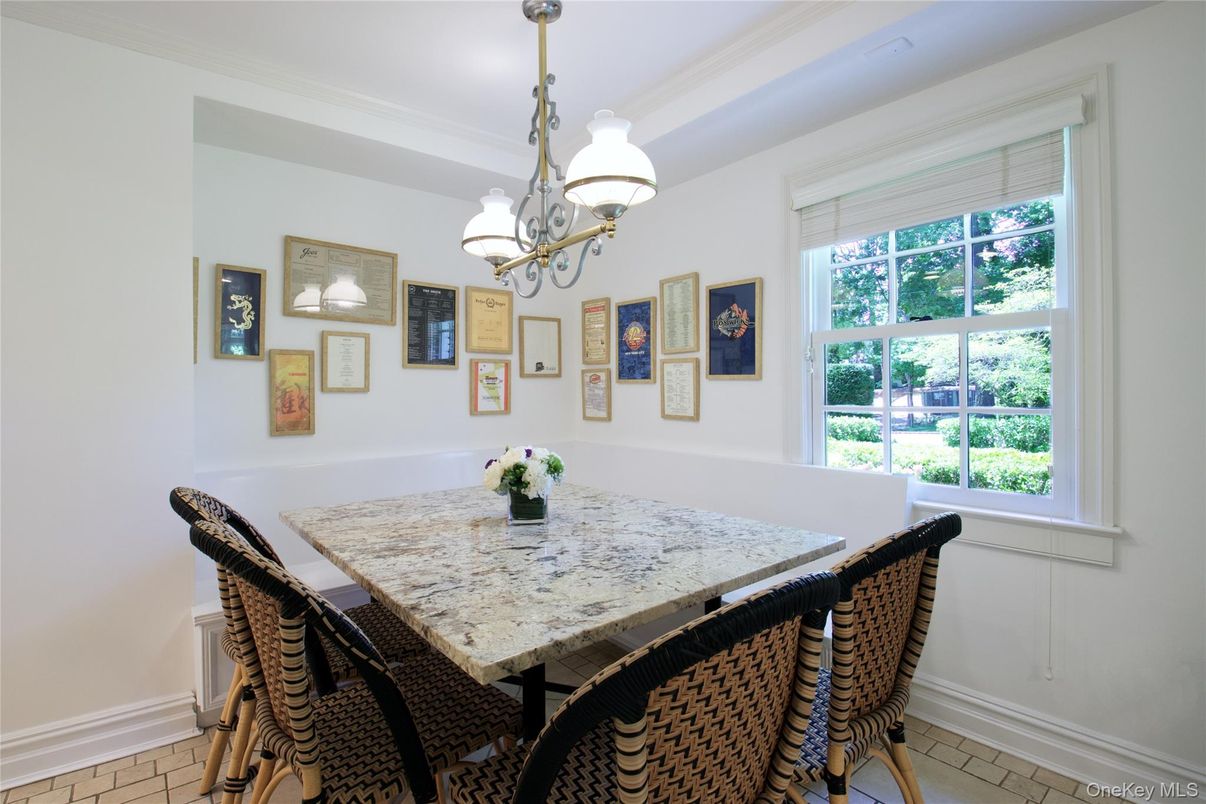 Chandelier, Dining room, Interior, Pendant Lights