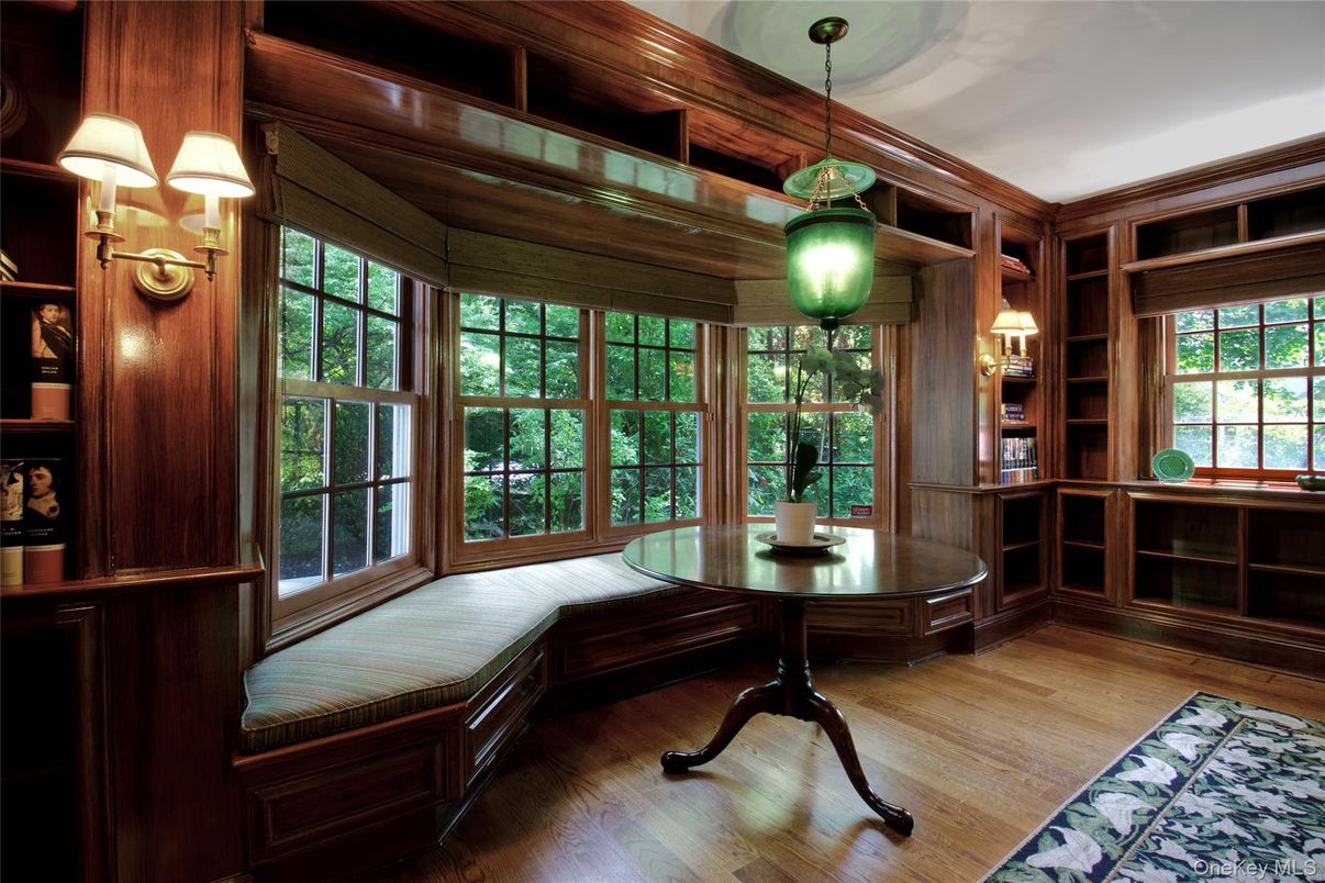 Interior, Pendant Lights, Wood Texture Flooring