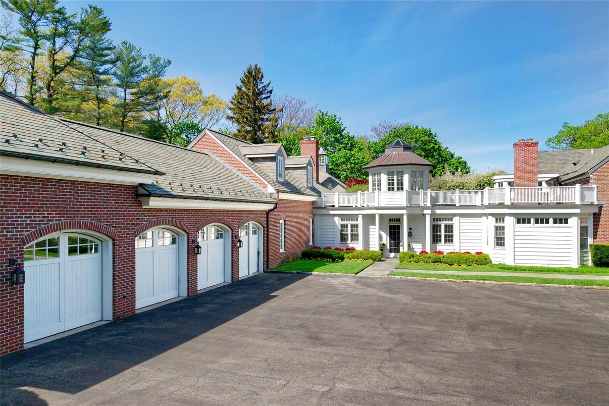 Exterior, Facade, Brick Facade, French Provincial