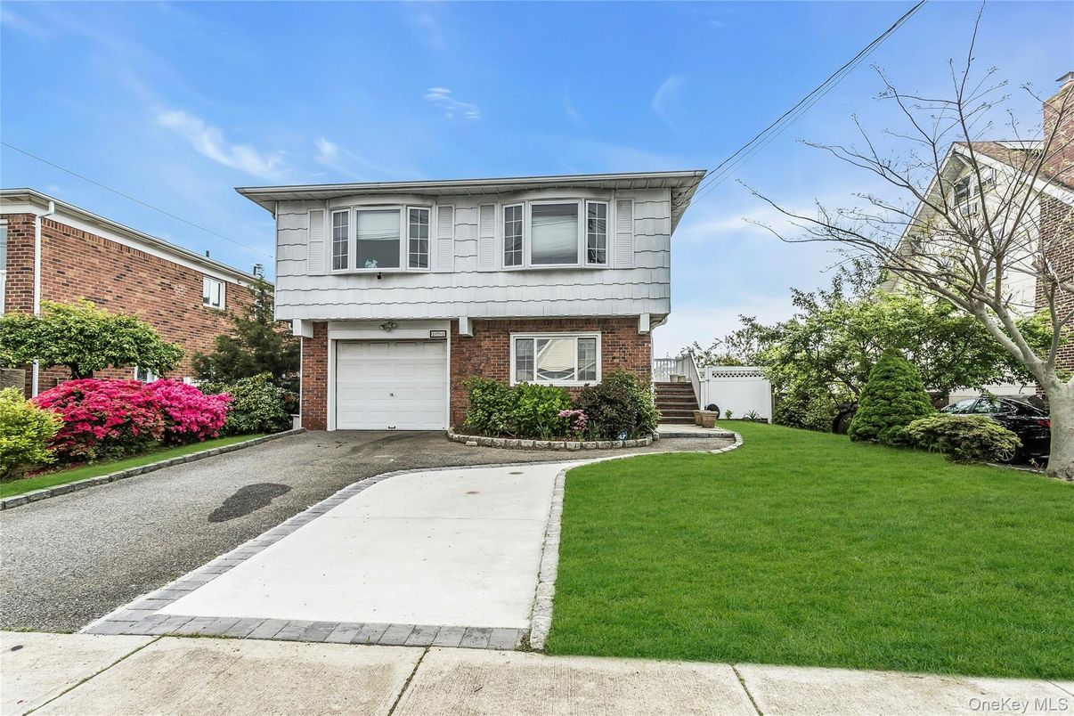 Attached, Exterior, Facade, Brick Facade, Split Level