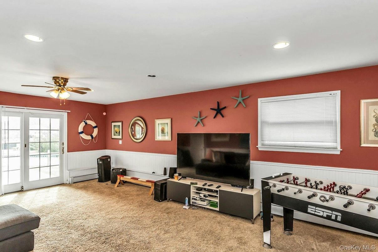 Game Room, Interior, Recessed Lighting