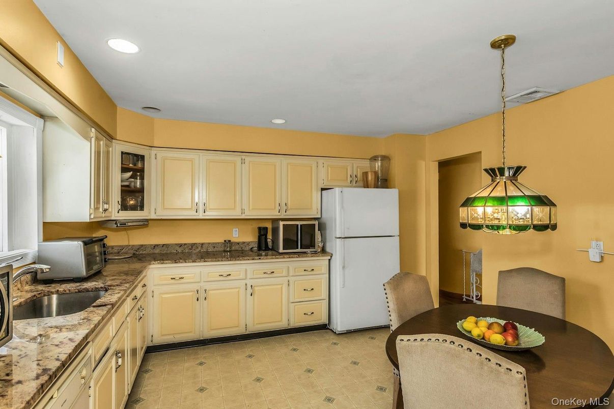 Dining room, Interior, Kitchen, Pendant Lights, Recessed Lighting
