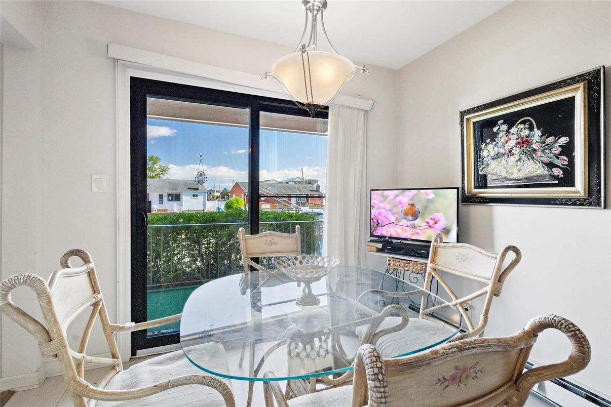 Dining room, Interior