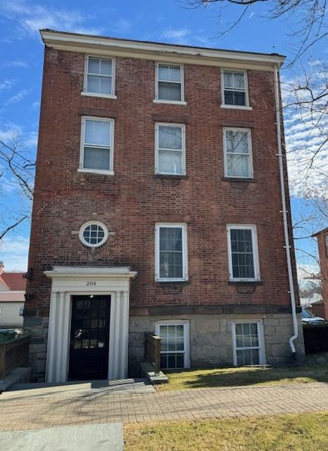 Exterior, Facade, Brick Facade, Georgian