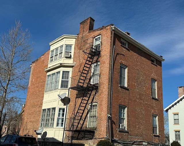 Exterior, Facade, Brick Facade, Rowhouse