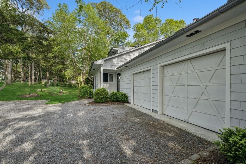Detached Garage, Exterior
