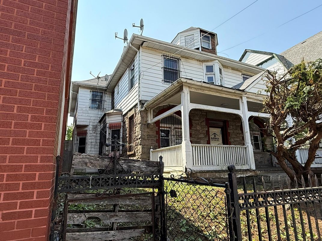 Exterior, Facade, Queen Anne Victorian
