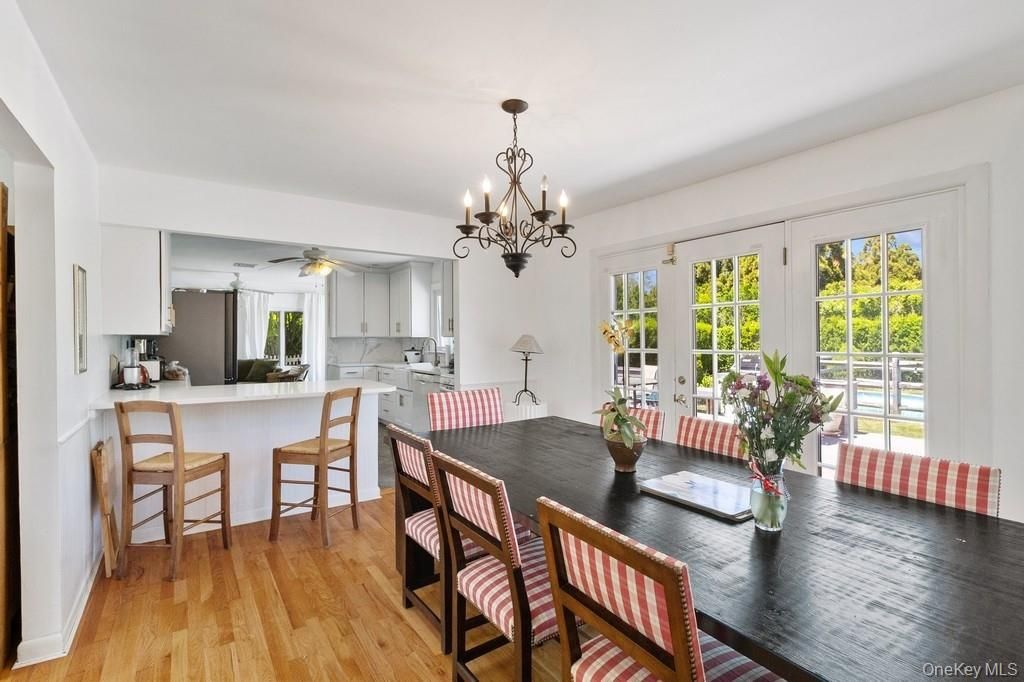Chandelier, Dining room, Interior, Kitchen, Wood Texture Flooring