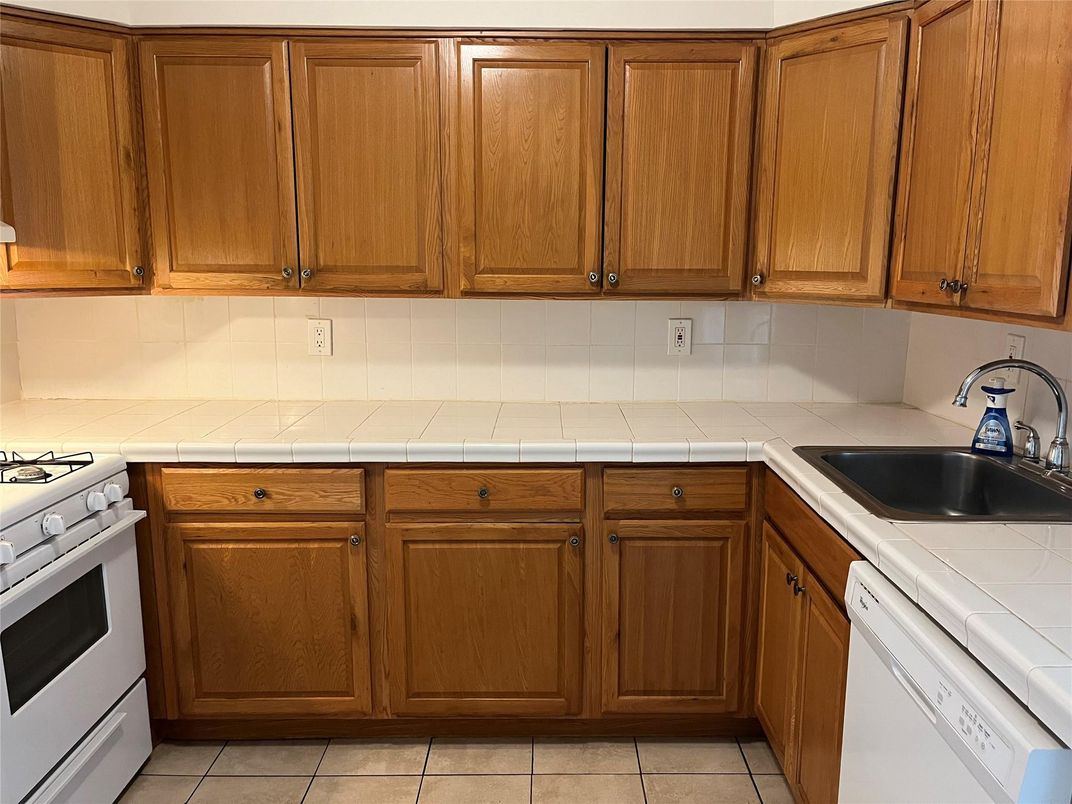 Interior, Kitchen, Tile Countertops