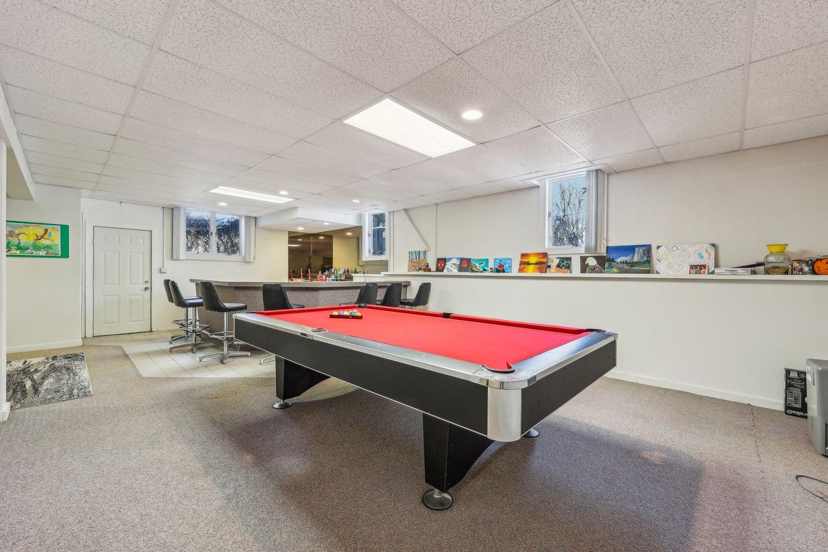 Billiard Table, Game Room, Interior, Recessed Lighting