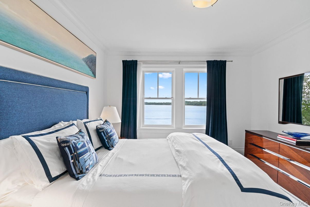 Bedroom, Interior, Water