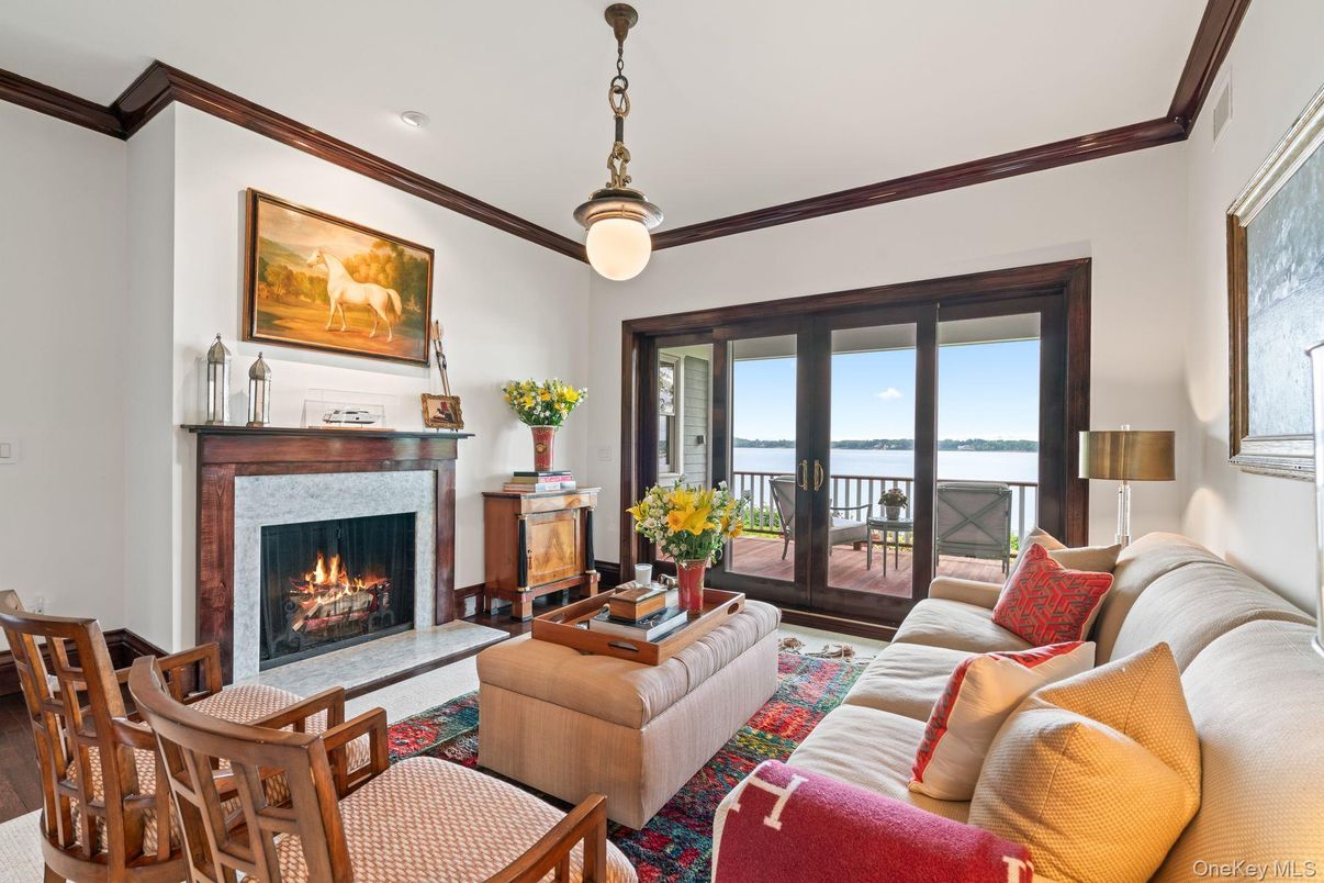 Fireplace, Interior, Living room, Pendant Lights, Recessed Lighting, Water