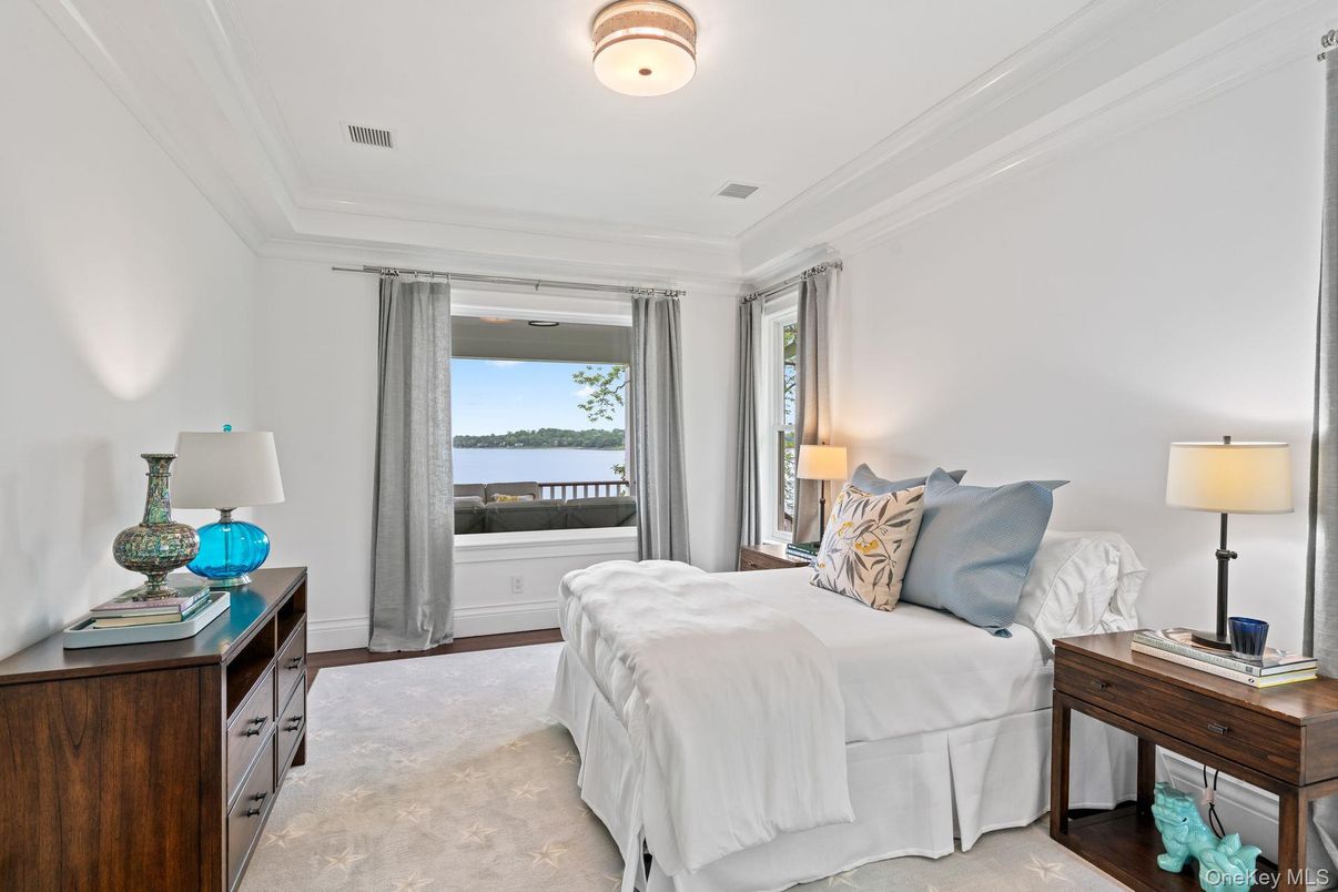 Bedroom, Interior, Water