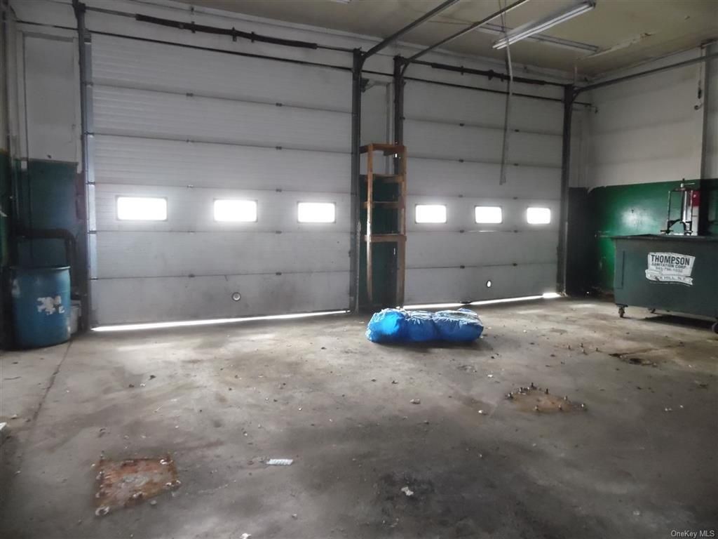Garage, Interior
