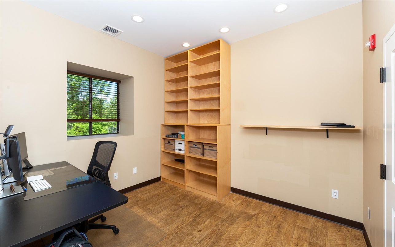 Home Office, Interior, Recessed Lighting, Wood Texture Flooring