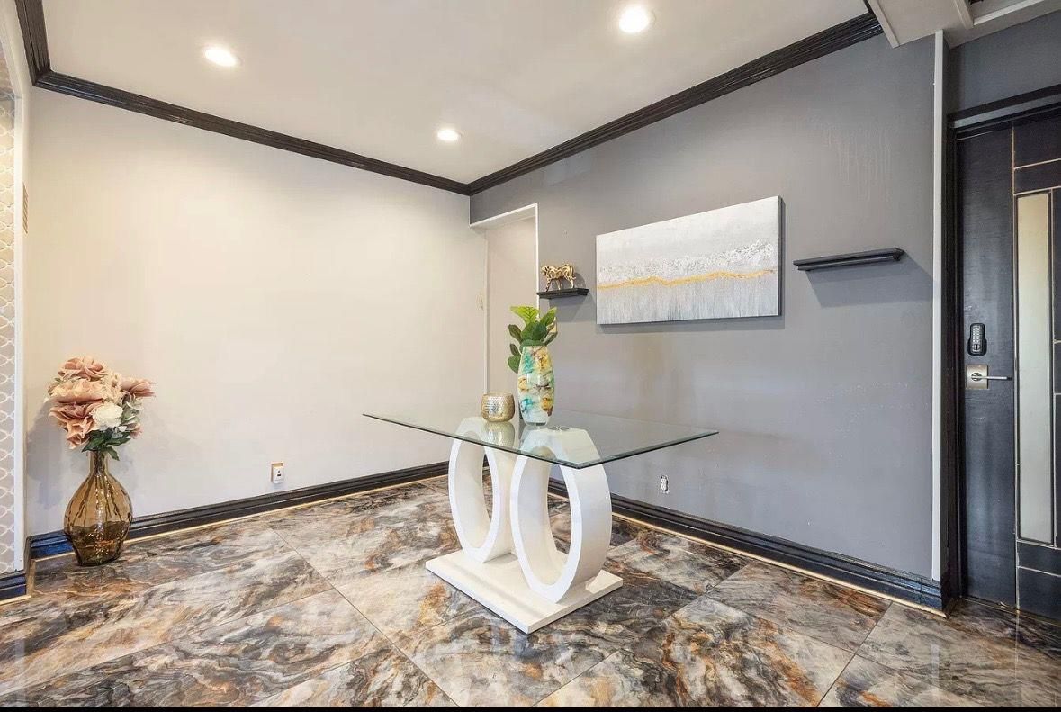 Interior, Recessed Lighting