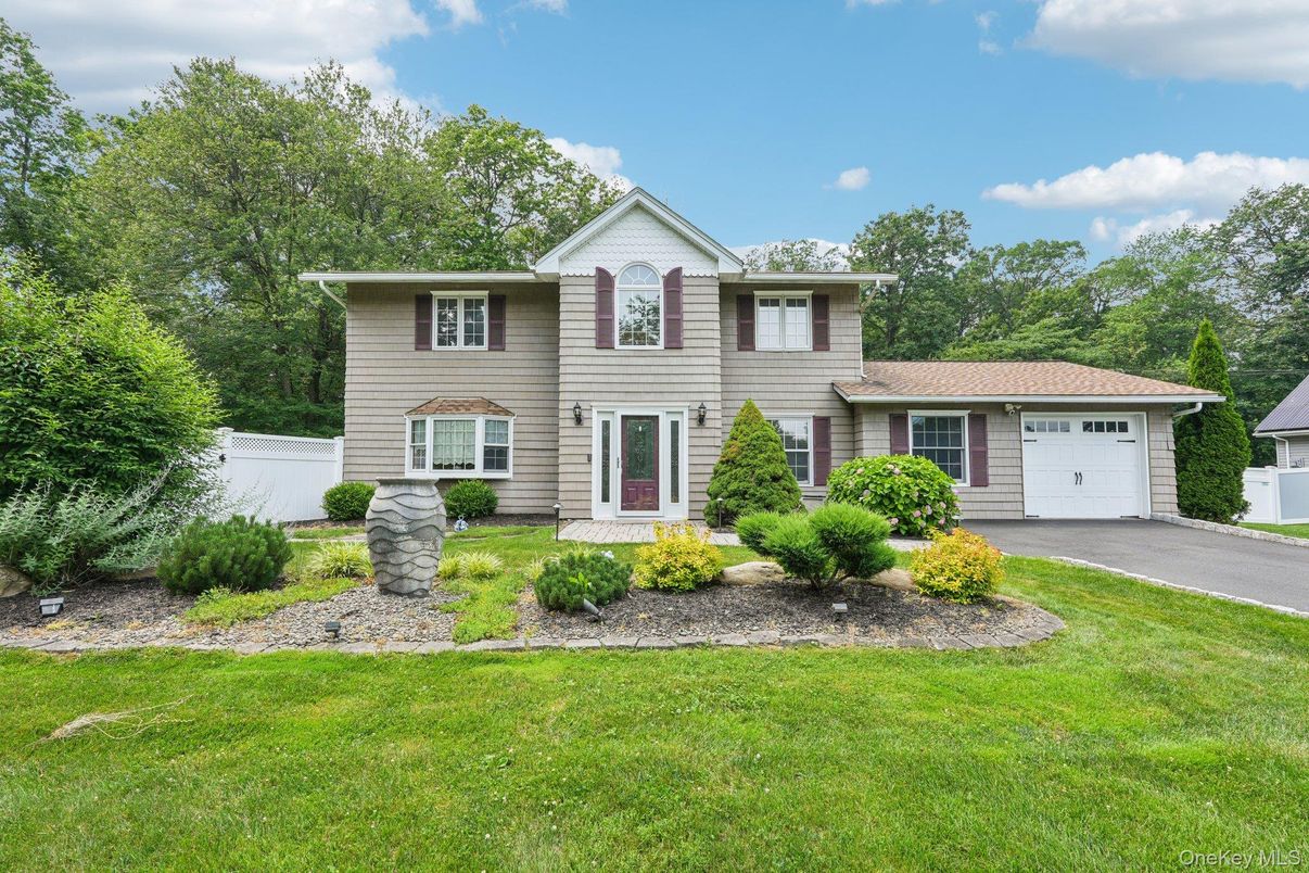 Attached, Detached Garage, Exterior, Facade, Georgian