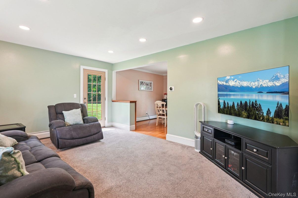 Interior, Living room, Recessed Lighting, Water, Wood Texture Flooring
