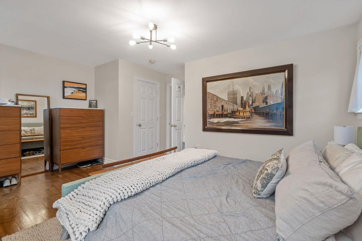 Bedroom, Interior, Pendant Lights, Wood Texture Flooring