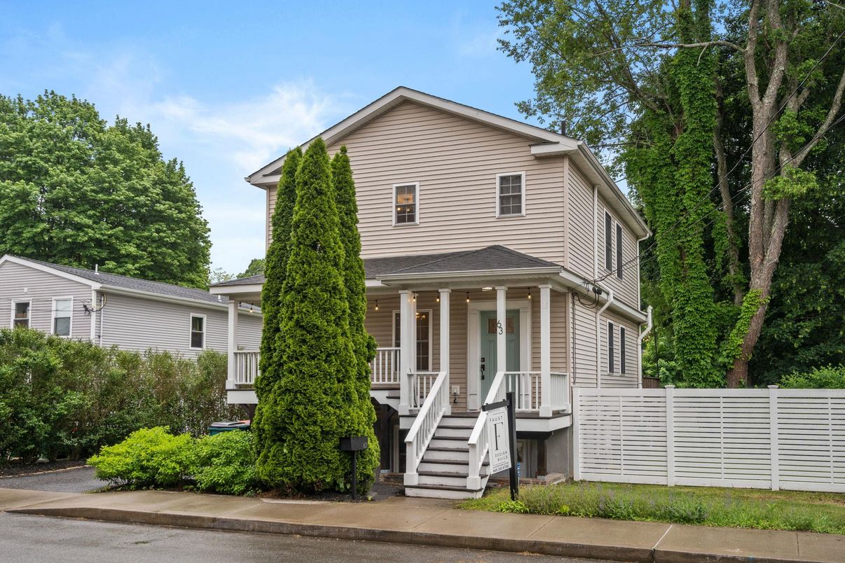 Exterior, Facade, Queen Anne Victorian