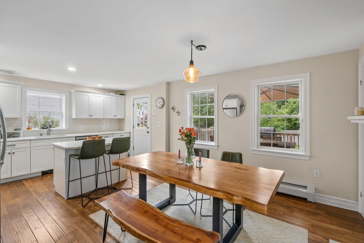 Dining room, Interior, Kitchen, Pendant Lights, Recessed Lighting, Wood Texture Flooring