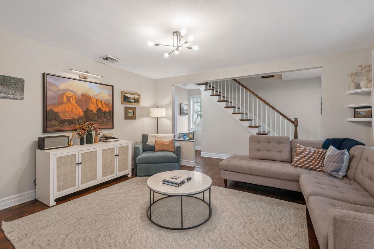 Interior, Living room, Pendant Lights, Wood Texture Flooring