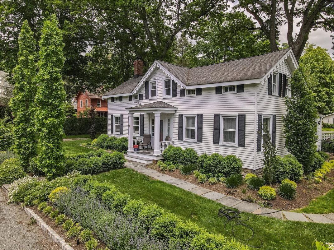 Exterior, Facade, Georgian