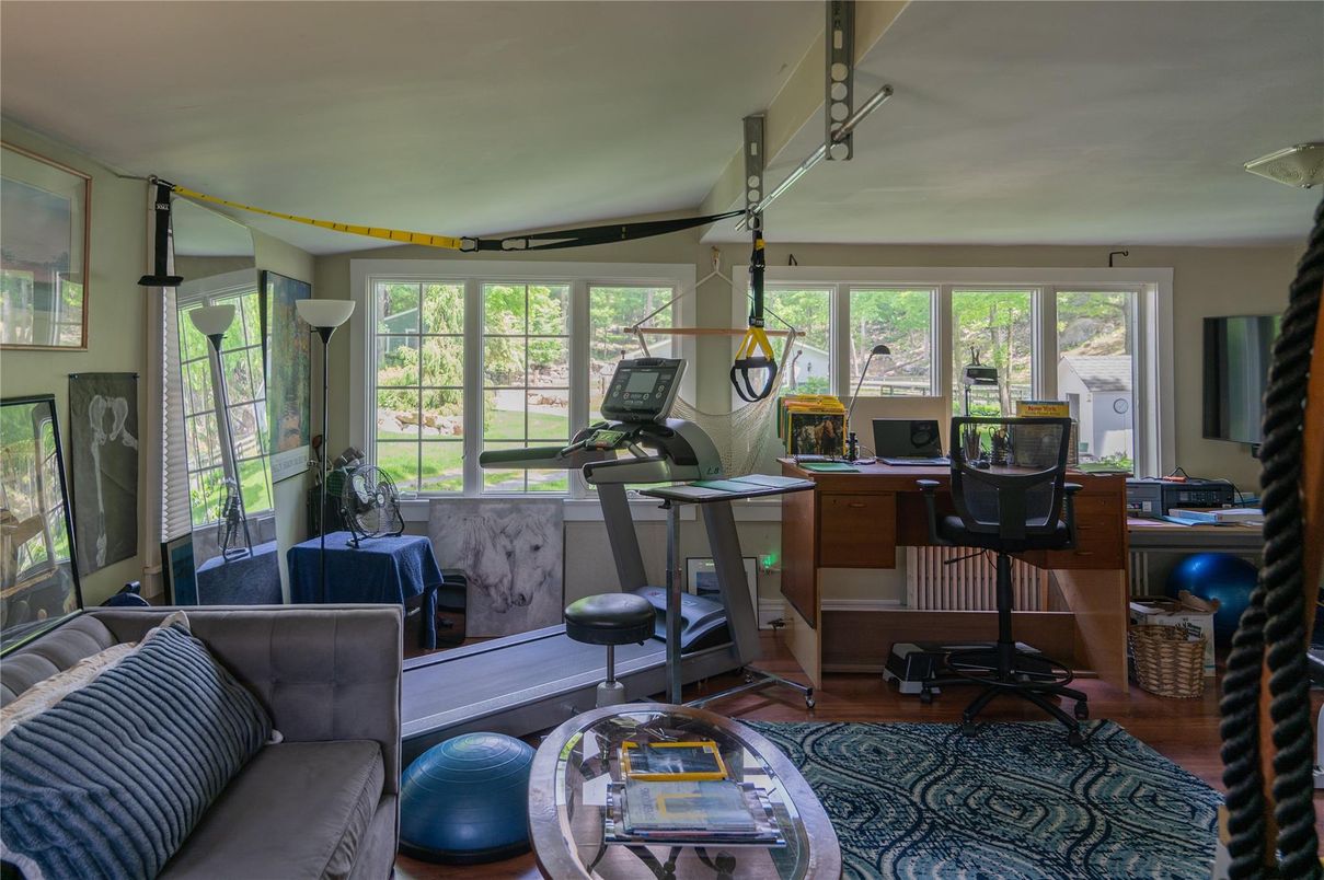 Fitness Equipment, Interior, Living room, Wood Texture Flooring