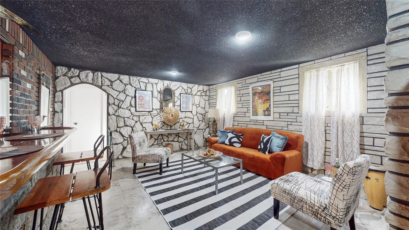 Interior, Living room, Marble, Recessed Lighting, Stone Walls