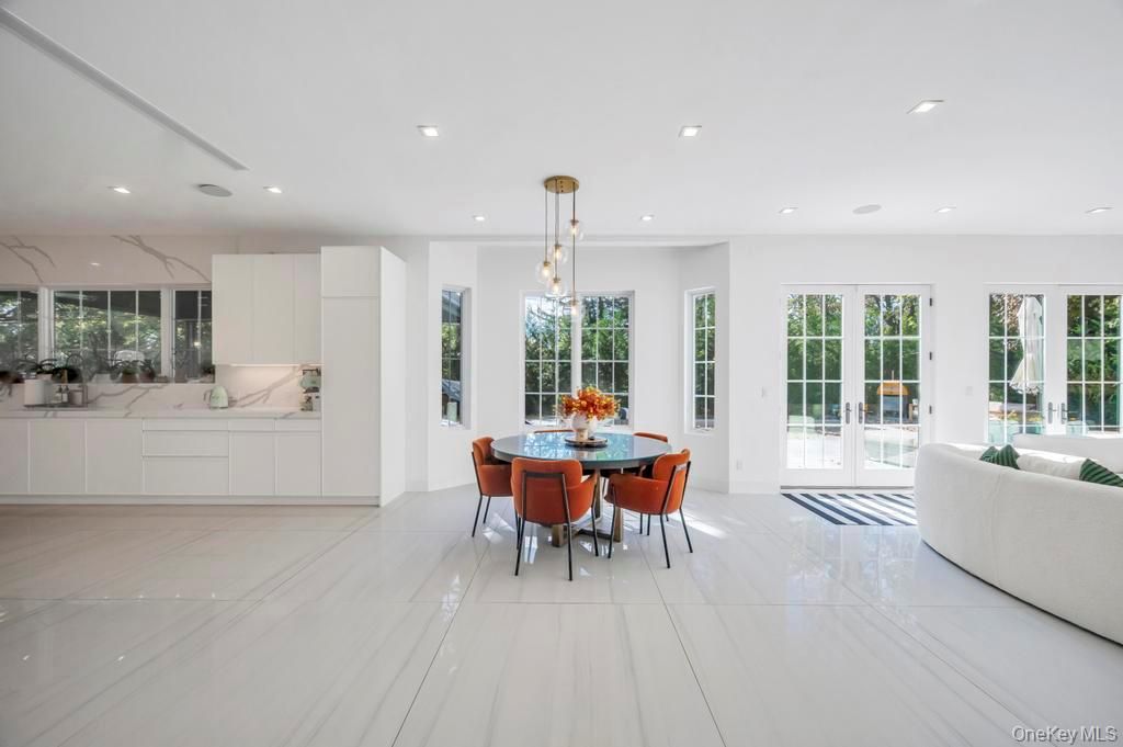 Dining room, Interior, Living room, Pendant Lights, Recessed Lighting