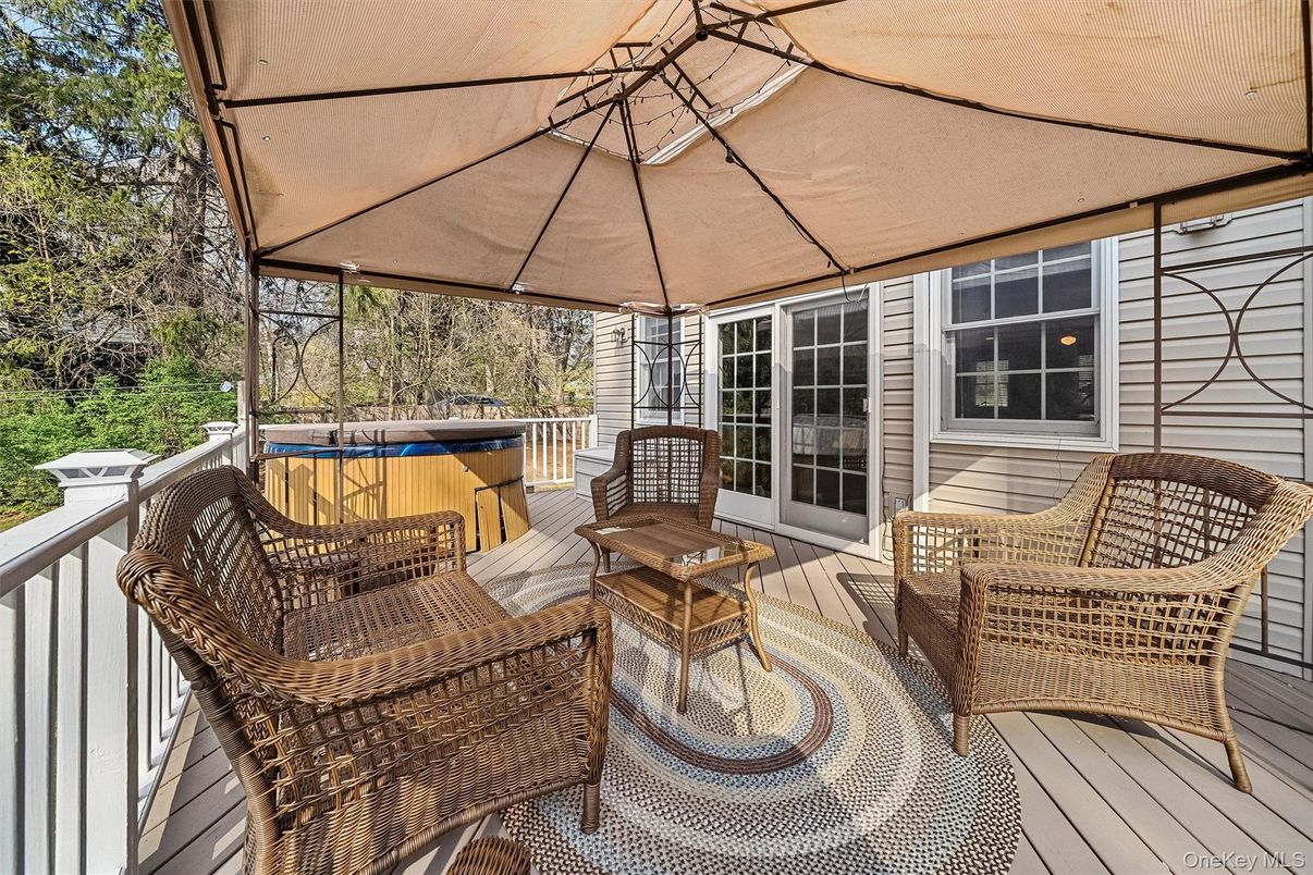 Exterior, Hot Tub
