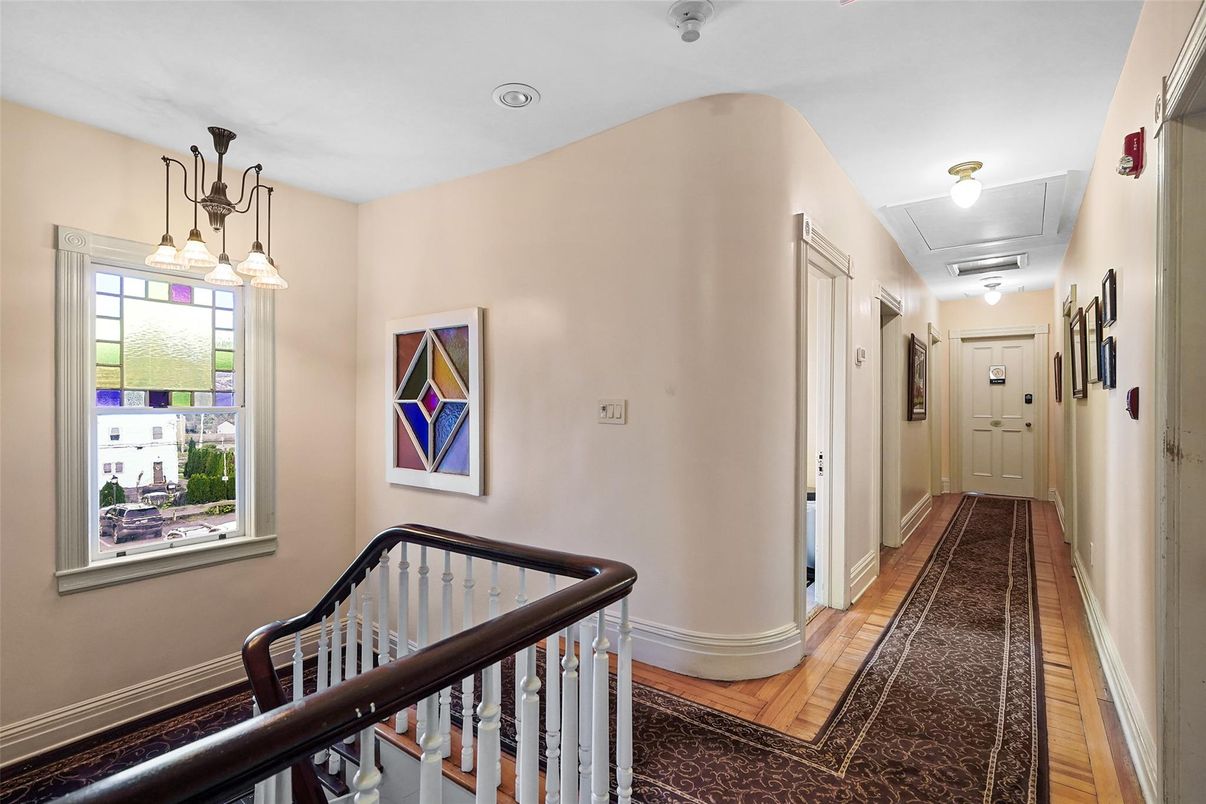 Interior, Pendant Lights, Recessed Lighting, Wood Texture Flooring