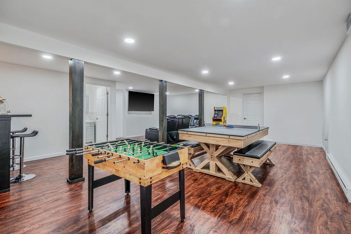 Billiard Table, Game Room, Interior, Recessed Lighting, Wood Texture Flooring