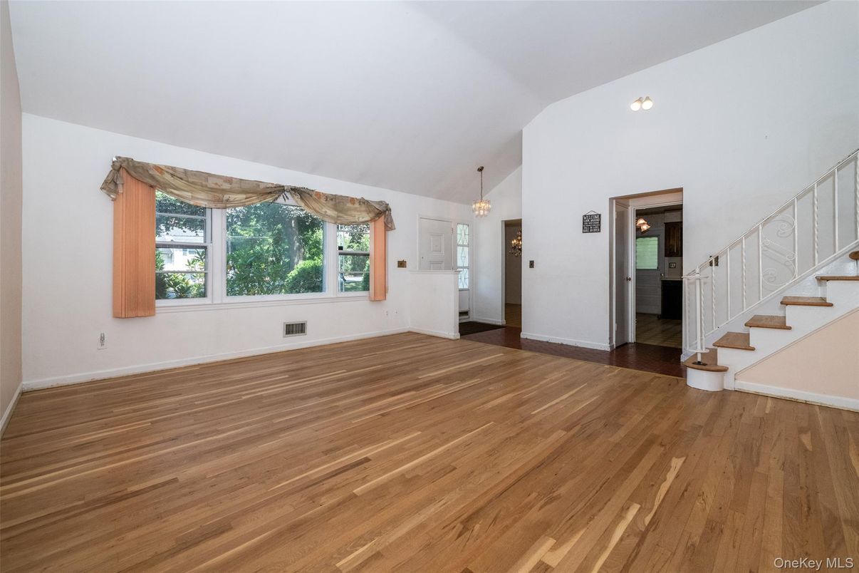 Chandelier, Empty room, Interior, Wood Texture Flooring