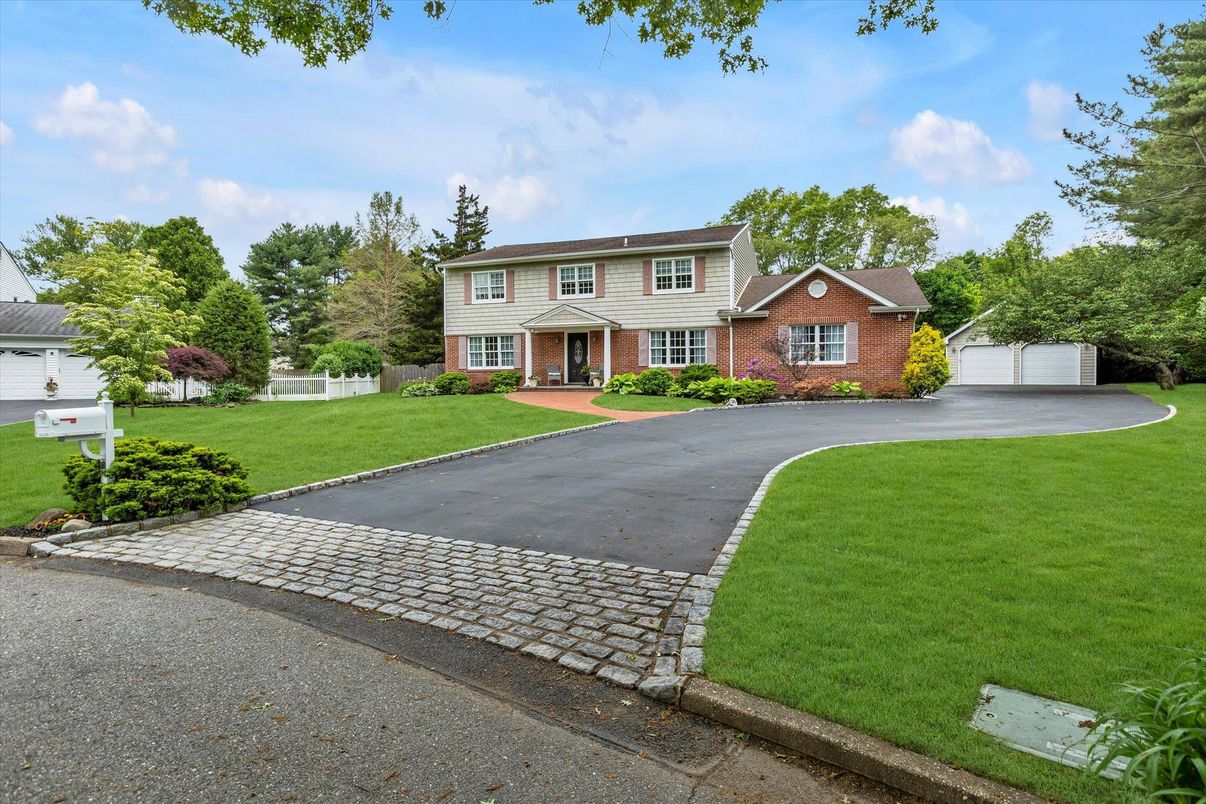 Backyard, Exterior, Facade, Brick Facade, Georgian