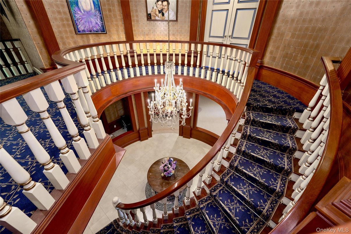 Chandelier, Interior