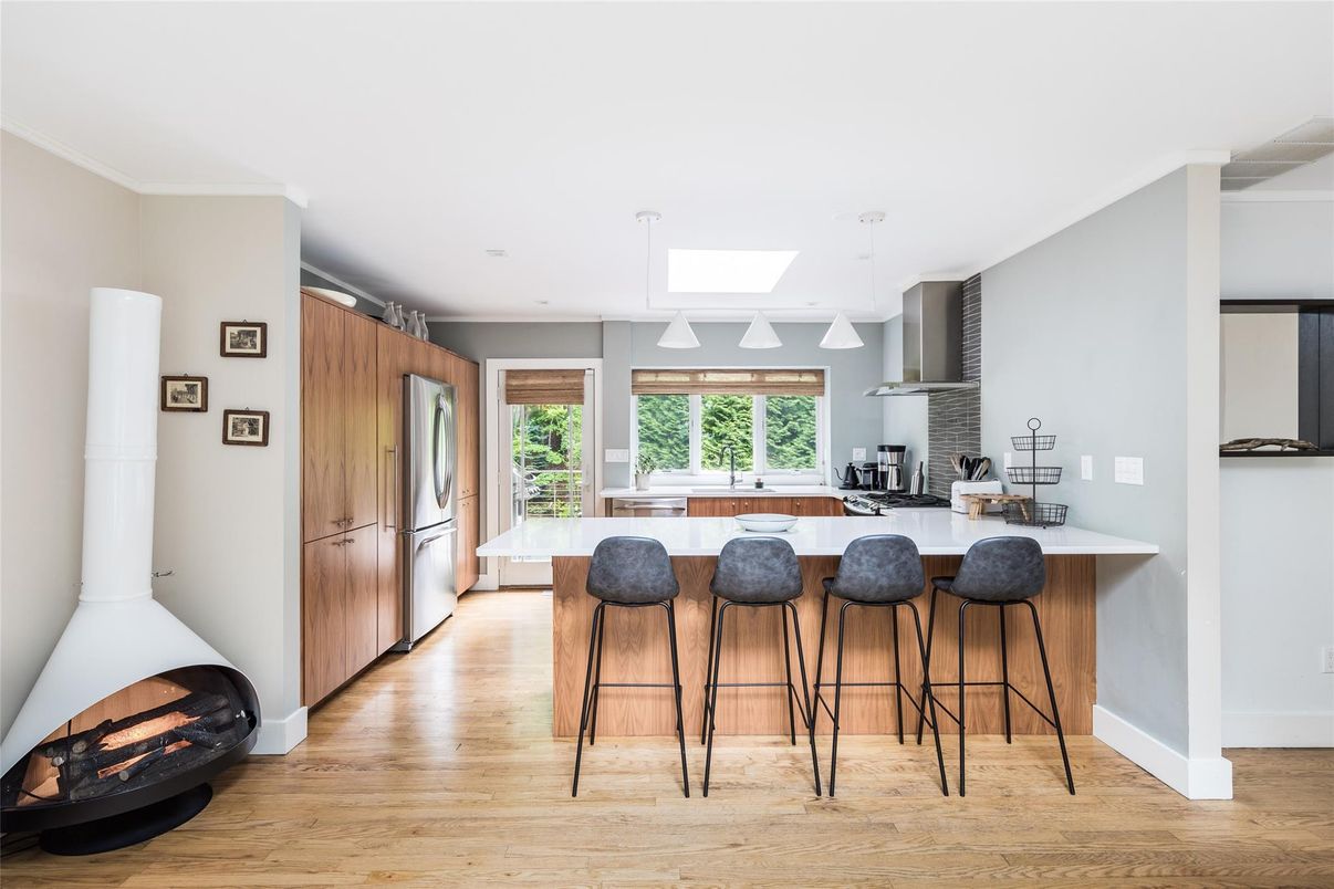 Fireplace, Interior, Kitchen, Pendant Lights, Recessed Lighting, Wood Texture Flooring