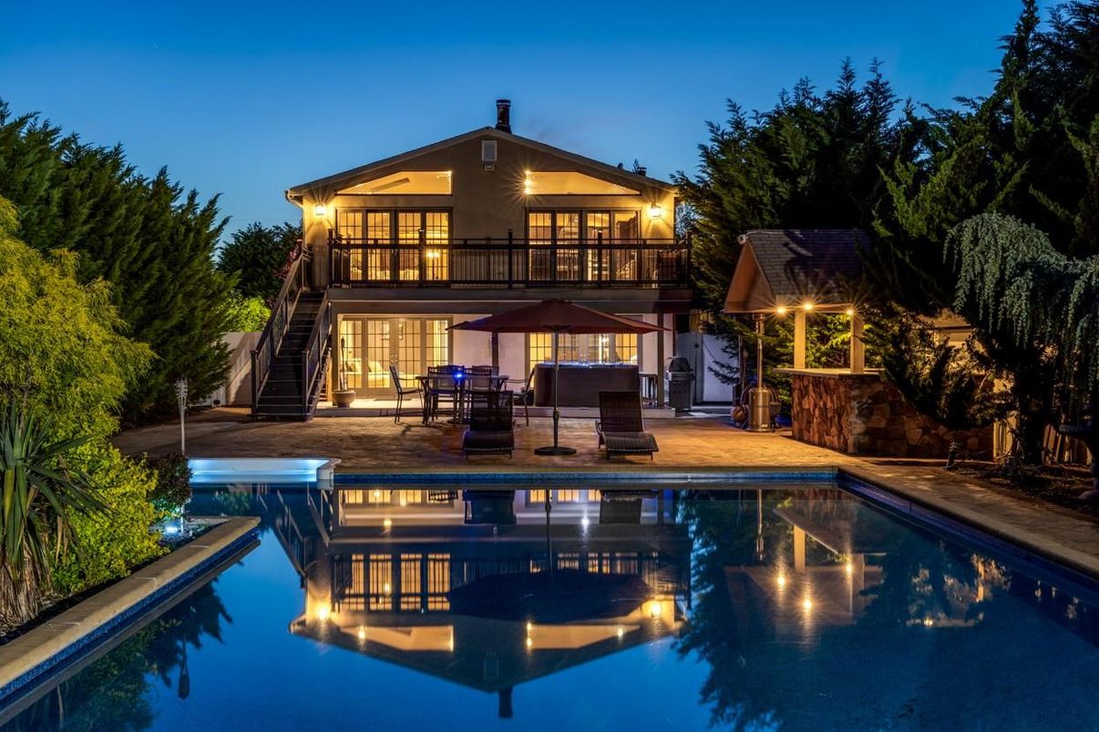 Exterior, Pool