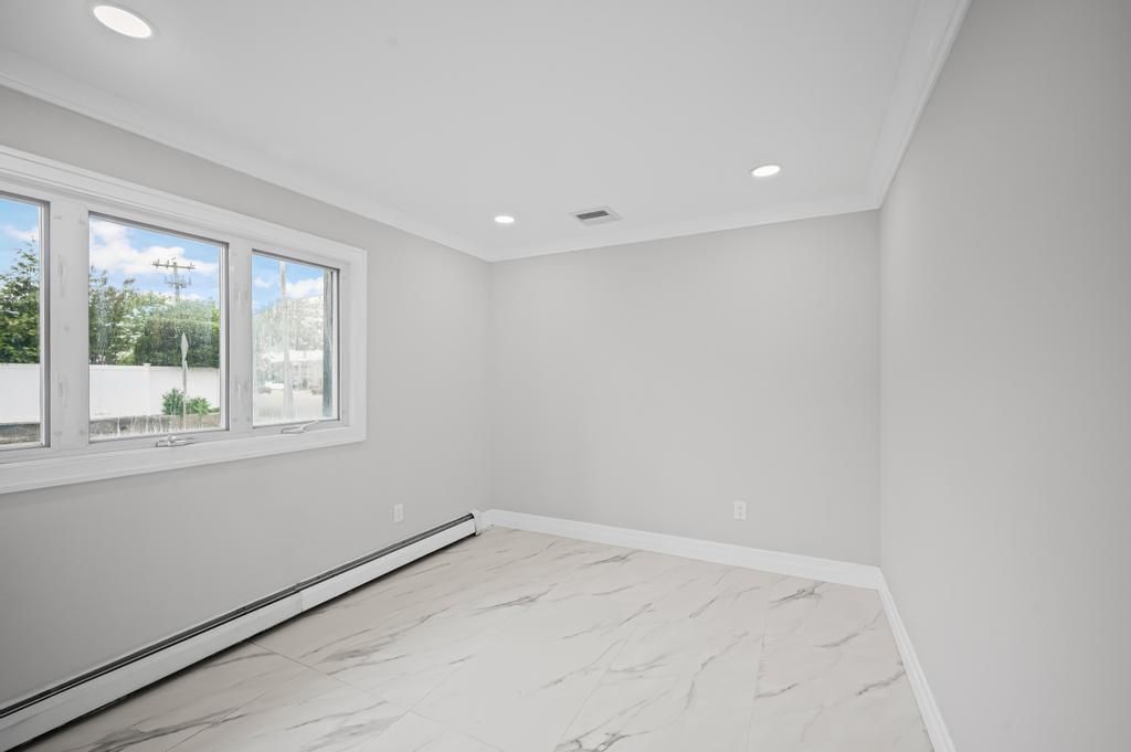 Empty room, Interior, Marble, Recessed Lighting
